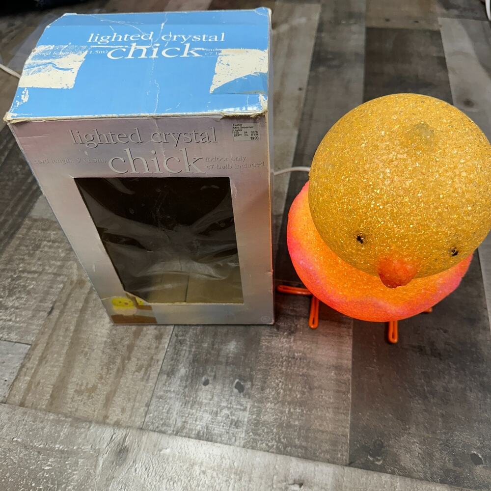 TARGET 2002 Lighted Crystal Yellow Chick Lamp Easter Spring Vintage Table Decor